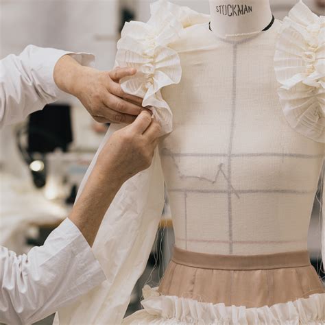 collezione parigi chanel|Chanel Haute Couture 2024/2025: savoir faire all'Opéra di Parigi.